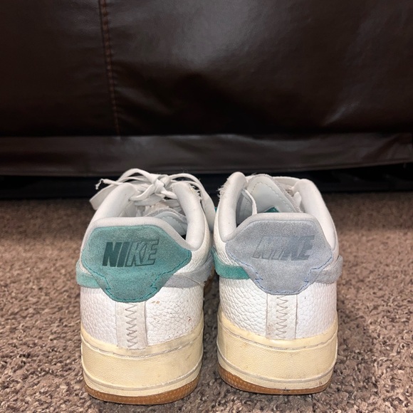 nike air force 1s - Picture 2 of 3